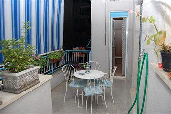 A For Couette-café Rome